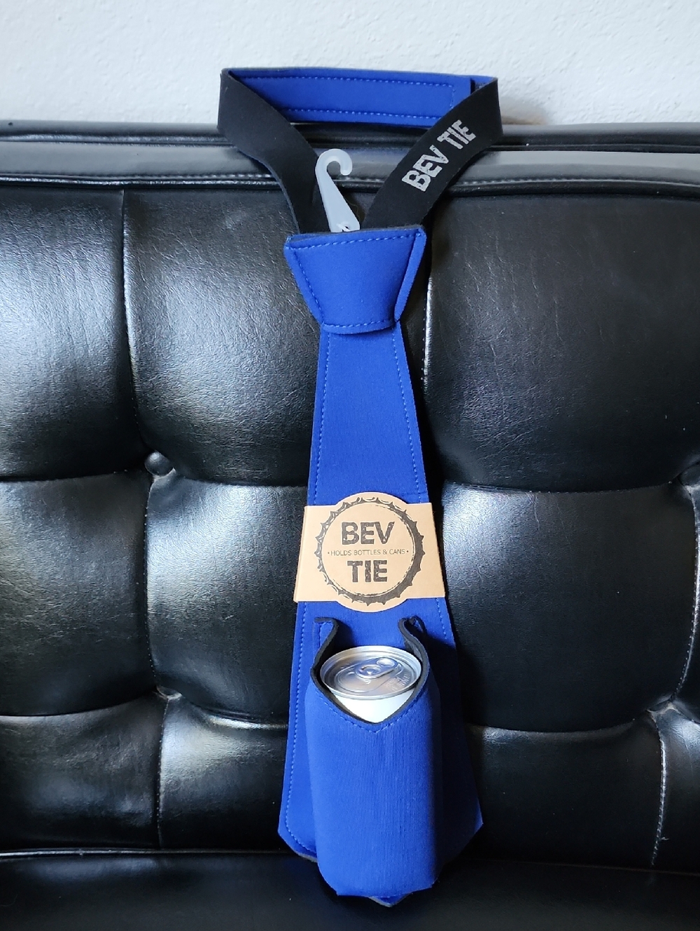 NEW Bev Tie Beer Holder Necktie Gag Gift Blue Neoprene Insulated Can Coozie